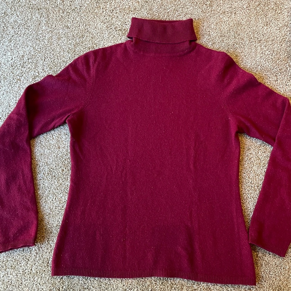 Macy’s Charter Club cashmere turtleneck sweater. Maroon. Small.